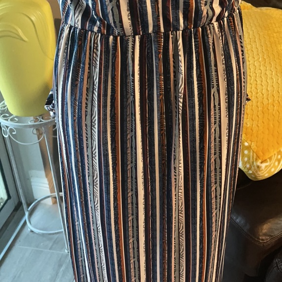 BCBGeneration Gorgeous Dress. - Picture 7 of 10